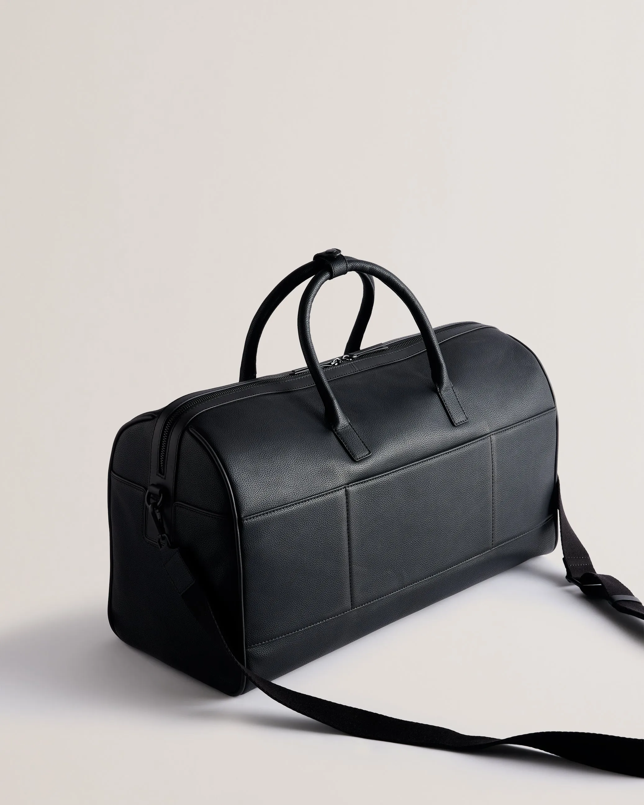 Landers Recycled Leather Holdall Black