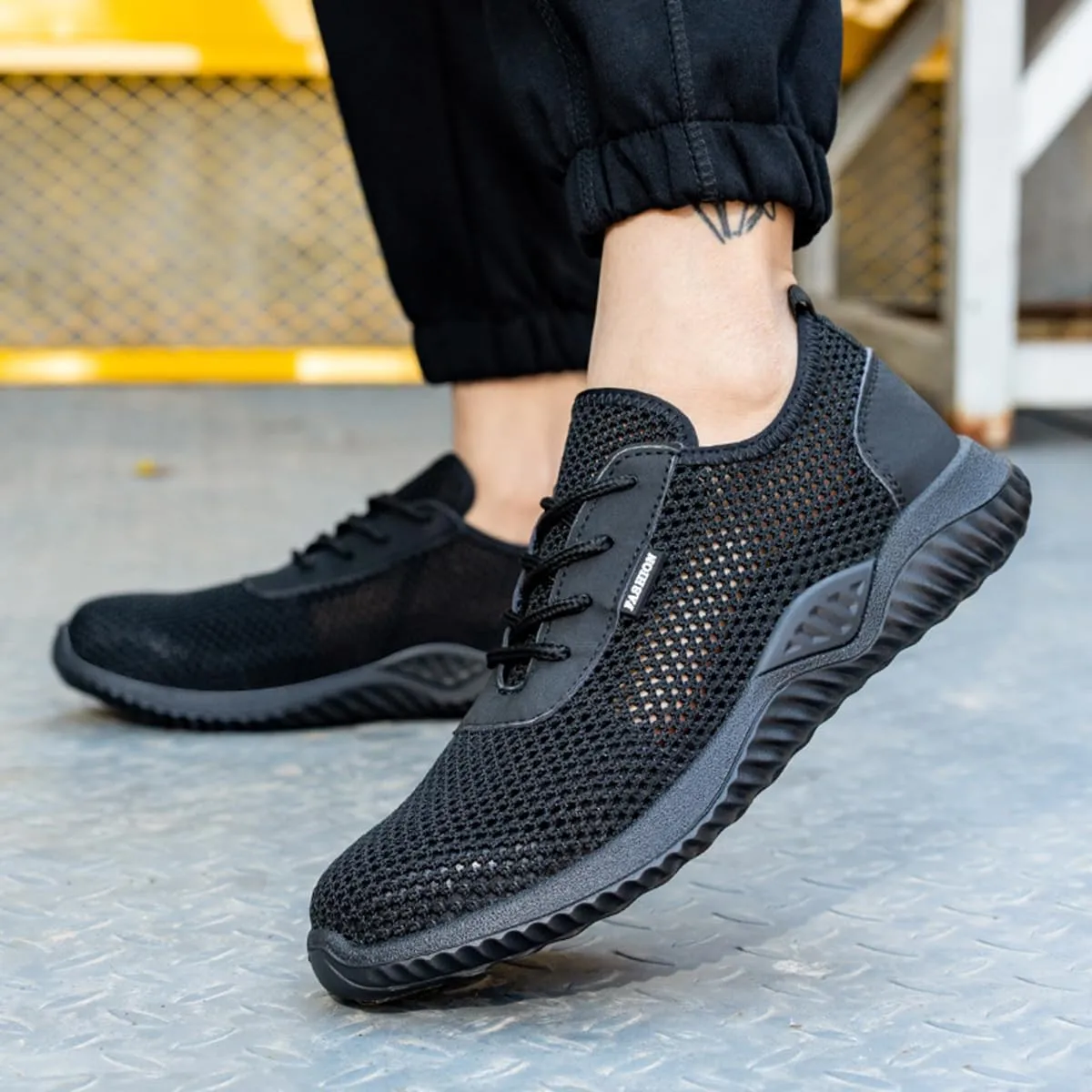 Safety Shoes Men Women Steel Toe Cap Work Shoes Lightweight Breathable Industrial Non Slip Shoes Black
