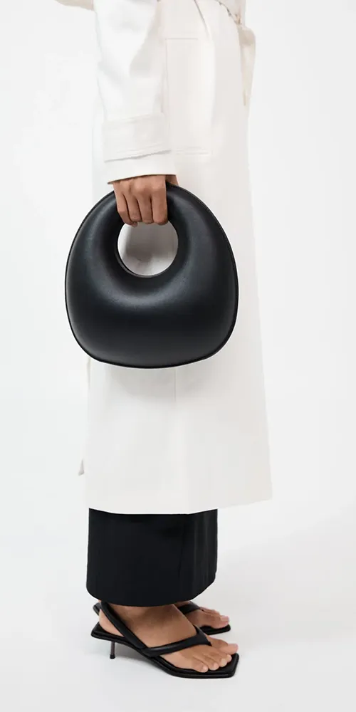 Shell Clutch Black Leather