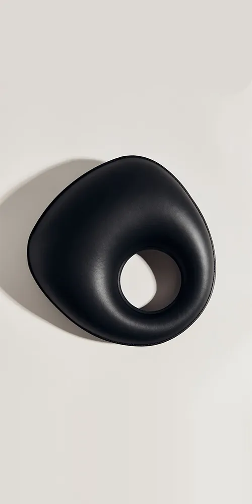 Shell Clutch Black Leather
